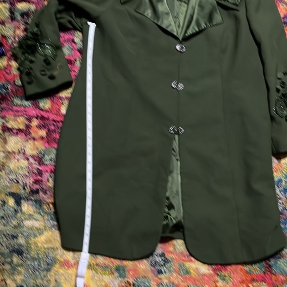 Gorgeous olive green dress coat. - Picture 6 of 10